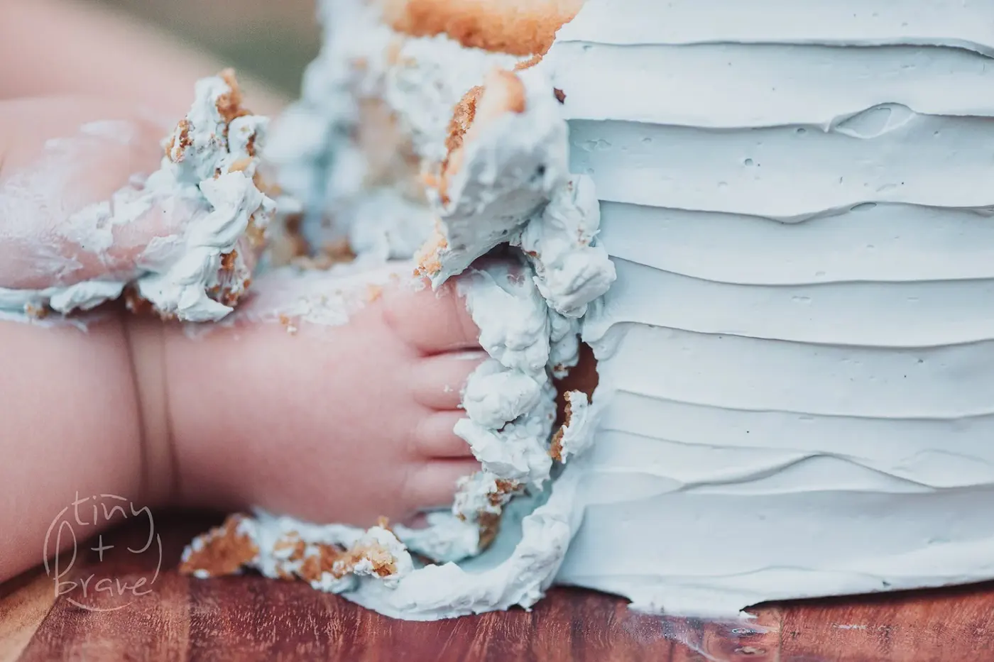 Cake smash photograph by Tiny and Brave
